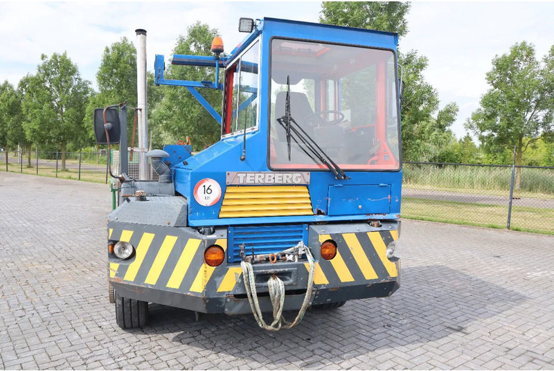 Arrendamiento de Terberg RT 20 4X4 + HEAVY SEMI TRAILER Terberg RT 20 4X4 + HEAVY SEMI TRAILER: foto 12