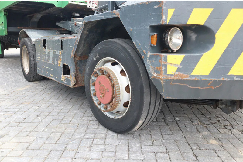 Arrendamiento de Terberg RT 20 4X4 + HEAVY SEMI TRAILER Terberg RT 20 4X4 + HEAVY SEMI TRAILER: foto 11