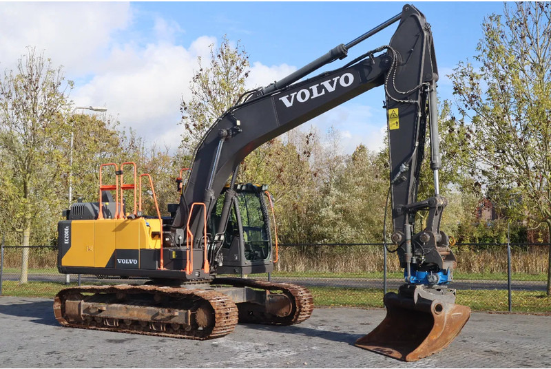 Volvo EC200EL | EC 200 EL | TILT ROTATOR | 3D GPS | BUCKET - Excavadora de cadenas: foto 5 Volvo EC200EL | EC 200 EL | TILT ROTATOR | 3D GPS | BUCKET - Excavadora de cadenas: foto 5