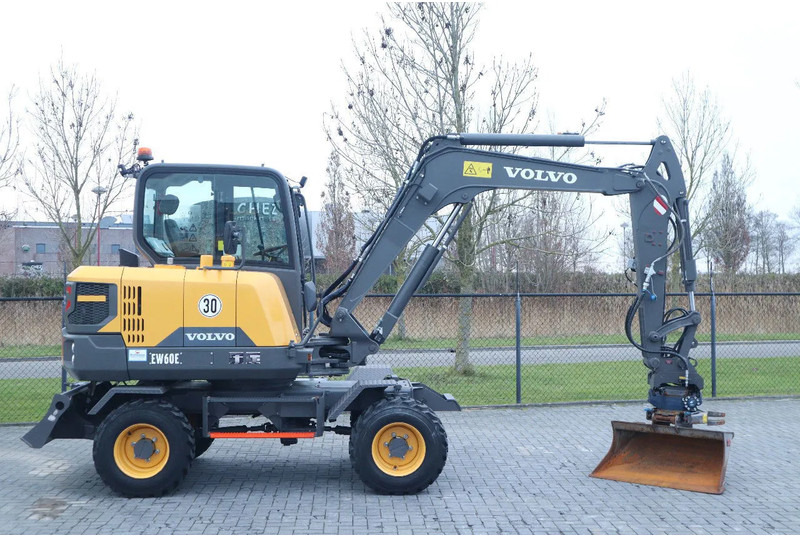 Volvo EW 60 E | DEMO | 30 KM/H | ROTOTILT + GRIPPER | BUCKET - Excavadora de ruedas: foto 4 Volvo EW 60 E | DEMO | 30 KM/H | ROTOTILT + GRIPPER | BUCKET - Excavadora de ruedas: foto 4