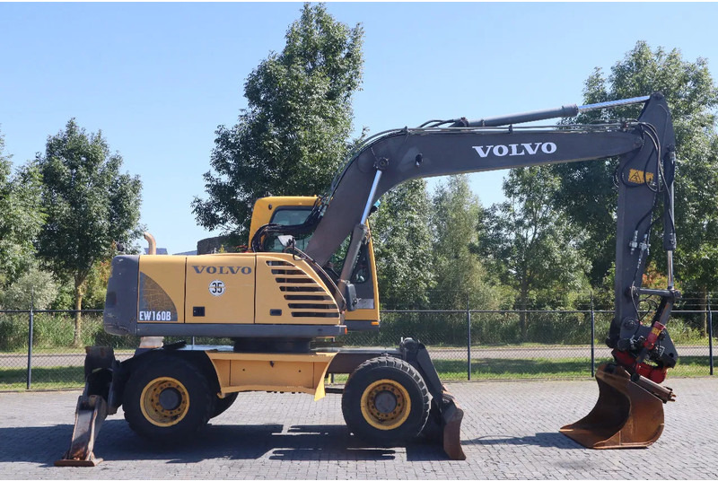 Volvo EW160B | EW 160 B | TILT ROTATOR | BUCKET | OUTRIGGERS | BLADE - Excavadora de ruedas: foto 4 Volvo EW160B | EW 160 B | TILT ROTATOR | BUCKET | OUTRIGGERS | BLADE - Excavadora de ruedas: foto 4