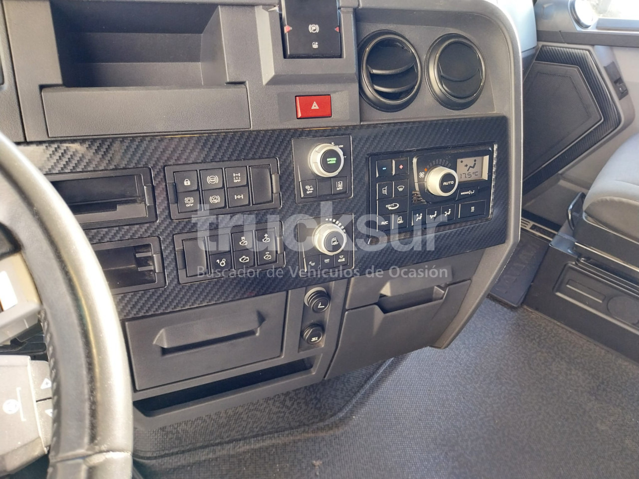 Cabeza tractora RENAULT T520 HIGH SLEEPER CAB: foto 14