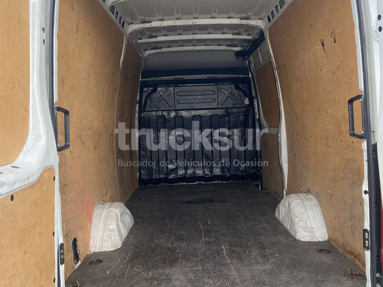 Arrendamiento de IVECO 35S14 12M3 IVECO 35S14 12M3: foto 9