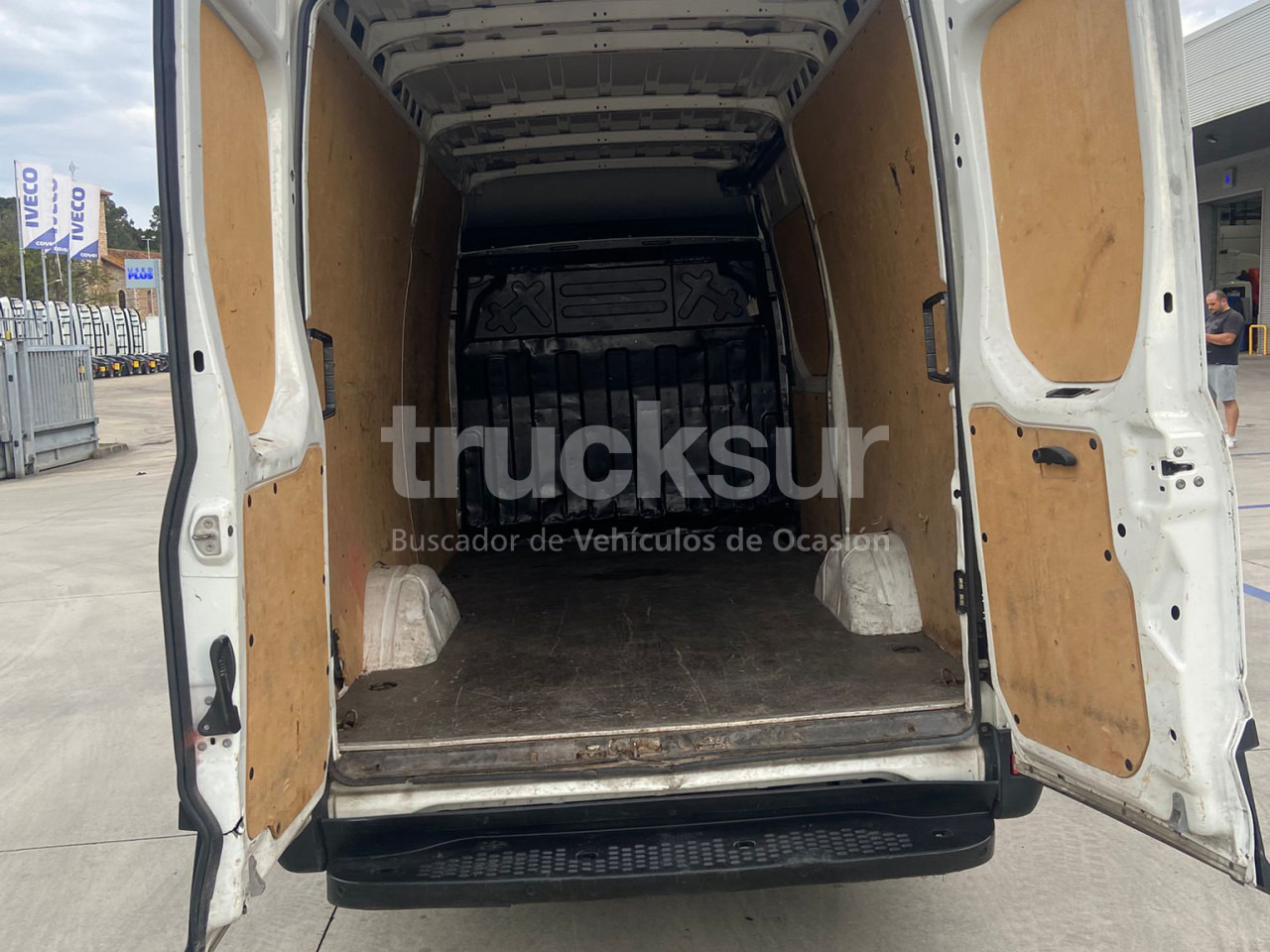 Arrendamiento de IVECO 35S14 12M3 IVECO 35S14 12M3: foto 7