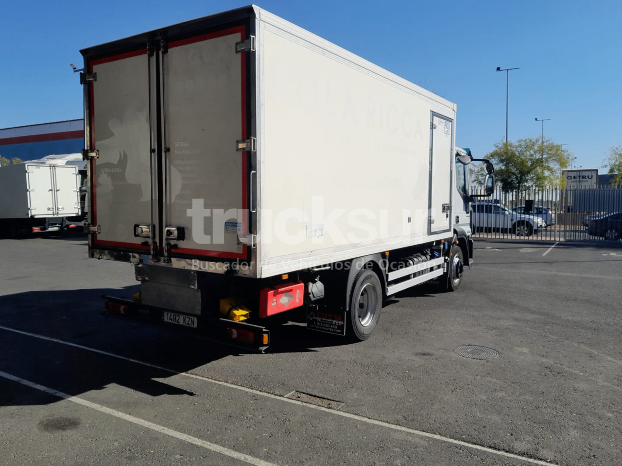 IVECO ML120E22 FRC-X - Camión caja cerrada: foto 4 IVECO ML120E22 FRC-X - Camión caja cerrada: foto 4
