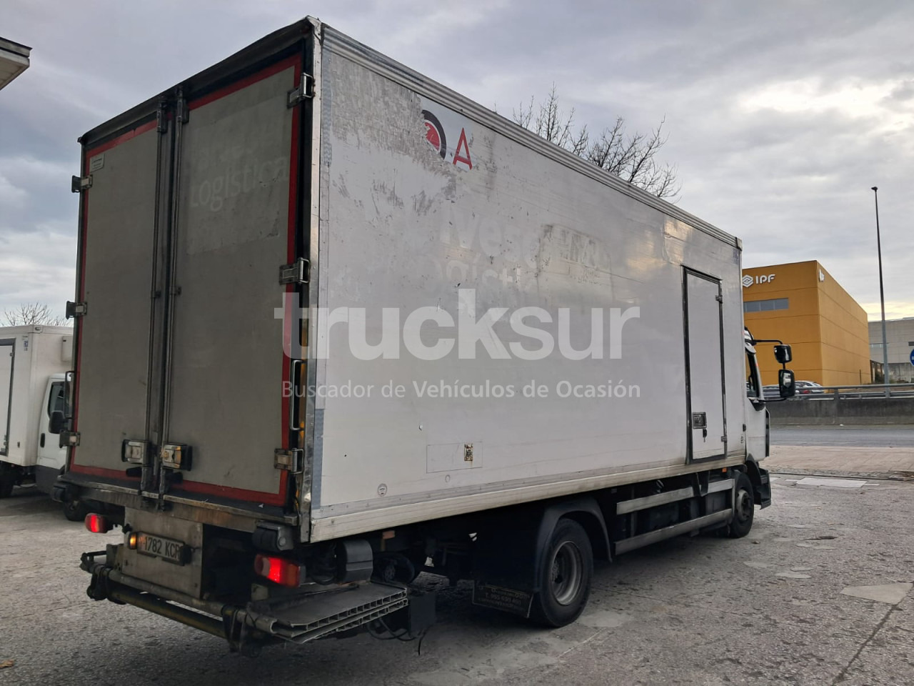 RENAULT D 12.210 -20ºC P/E/R - Camión frigorífico: foto 3 RENAULT D 12.210 -20ºC P/E/R - Camión frigorífico: foto 3