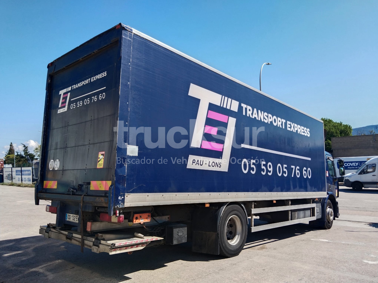 RENAULT D280.18 - Camión caja cerrada: foto 2 RENAULT D280.18 - Camión caja cerrada: foto 2