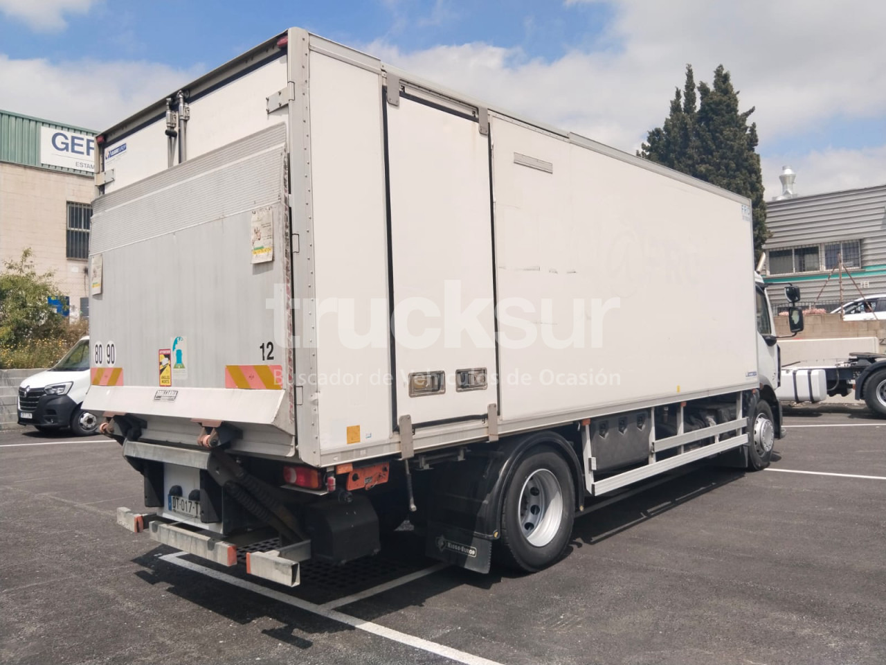 RENAULT D280 - Camión frigorífico: foto 4 RENAULT D280 - Camión frigorífico: foto 4
