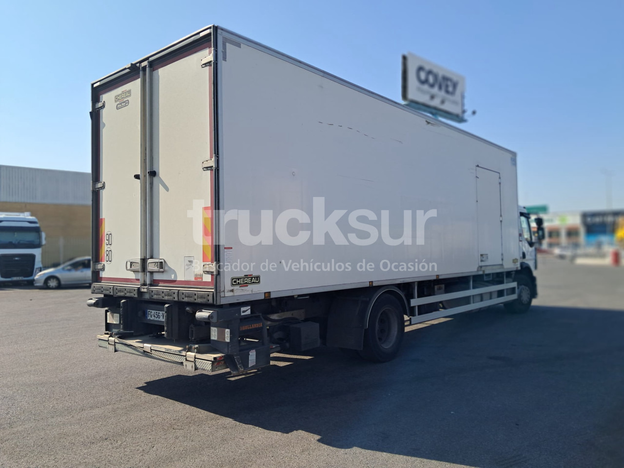 RENAULT D320.18 - Camión frigorífico: foto 3 RENAULT D320.18 - Camión frigorífico: foto 3