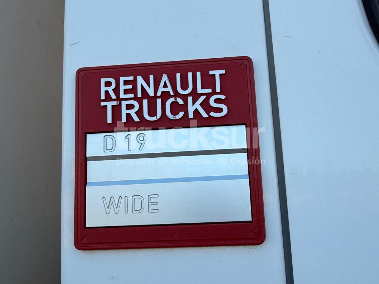 RENAULT D320.18 - Camión caja cerrada: foto 3 RENAULT D320.18 - Camión caja cerrada: foto 3
