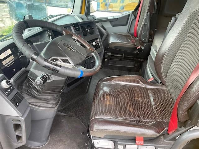 Foto del interior 1: Cabeza tractora Renault Gamme T 520