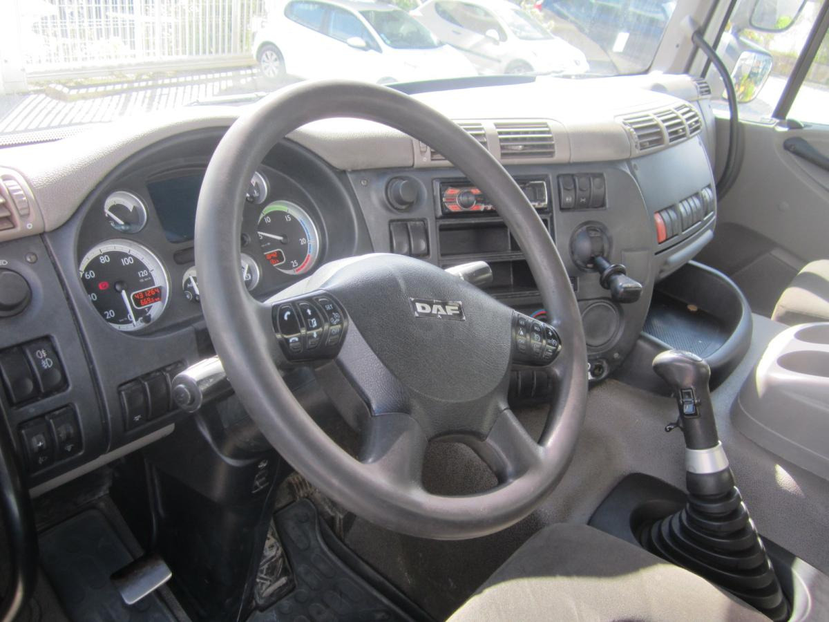 Foto del interior 1: Camión caja abierta DAF CF85 460
