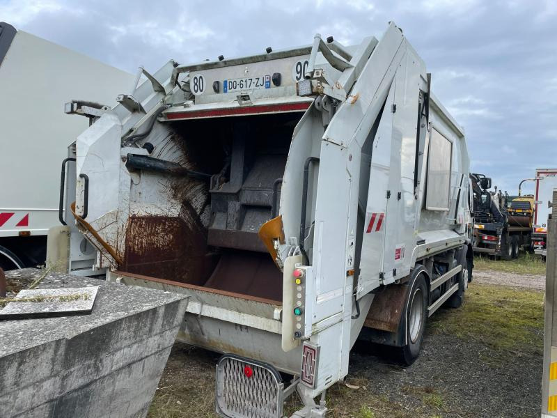 Renault D-Series 19 Wide - Camión de basura: foto 3 Renault D-Series 19 Wide - Camión de basura: foto 3