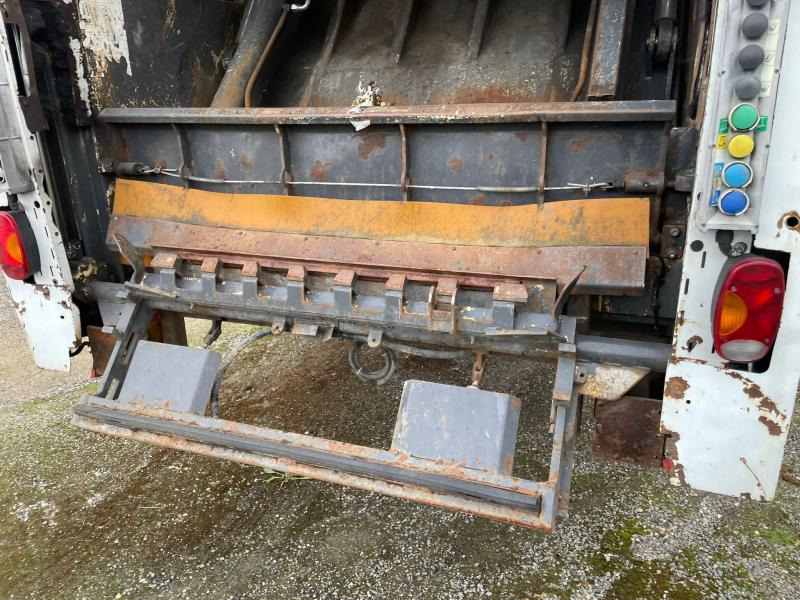 Renault Midlum 280.18 DXI - Camión de basura: foto 4 Renault Midlum 280.18 DXI - Camión de basura: foto 4