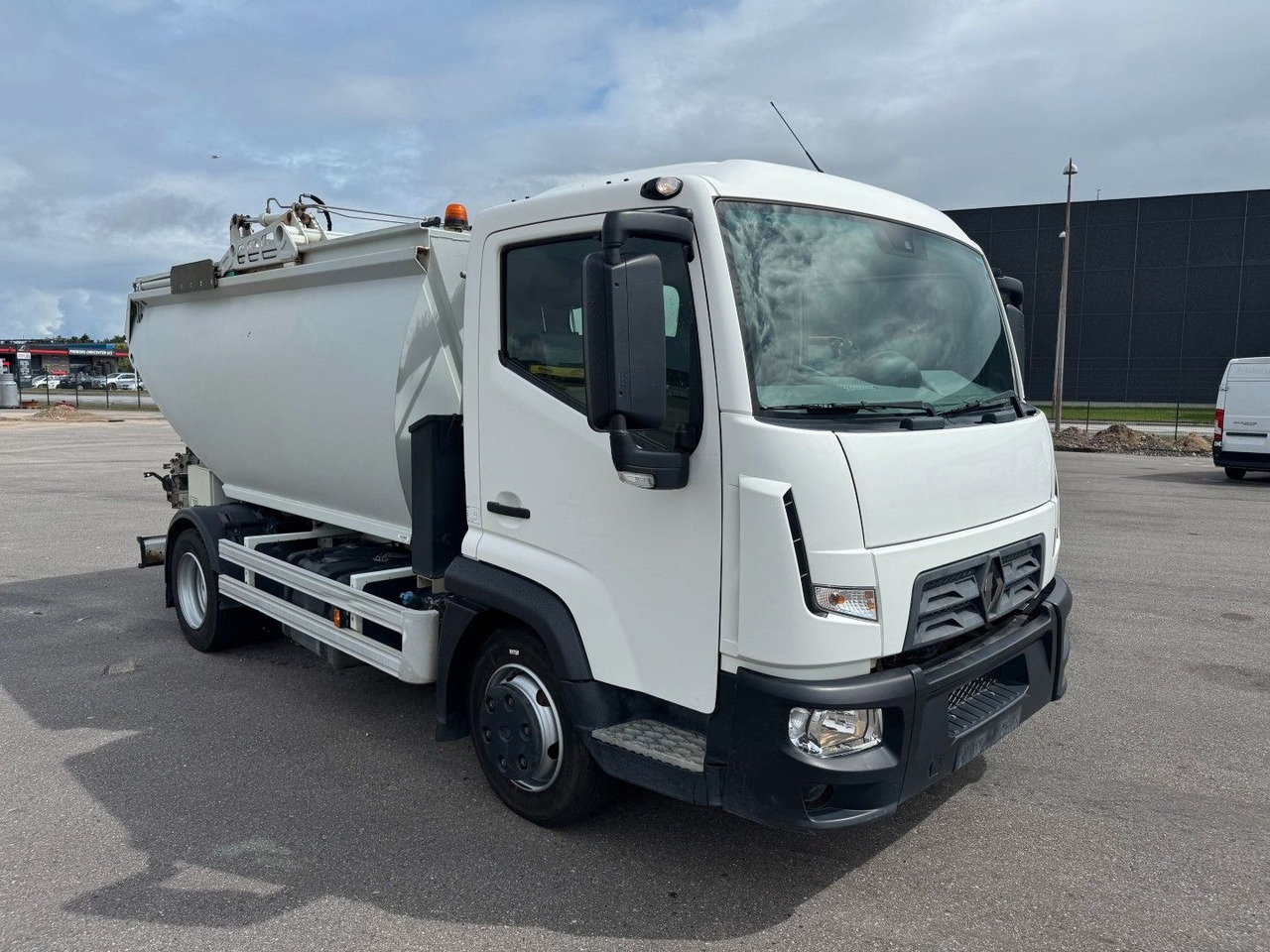 Renault D7.5 180 4x2 Semat/Techno Azimut 8 m3 Garbage - Camión de basura: foto 2 Renault D7.5 180 4x2 Semat/Techno Azimut 8 m3 Garbage - Camión de basura: foto 2