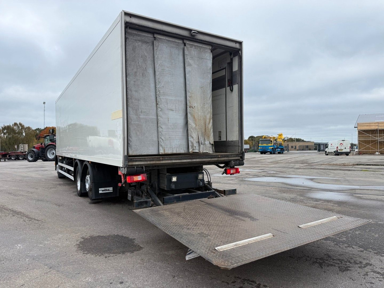 Camión frigorífico Volvo FE320 6x2*4 TK T1200-R Spectrum 9,80 m. koffer: foto 11