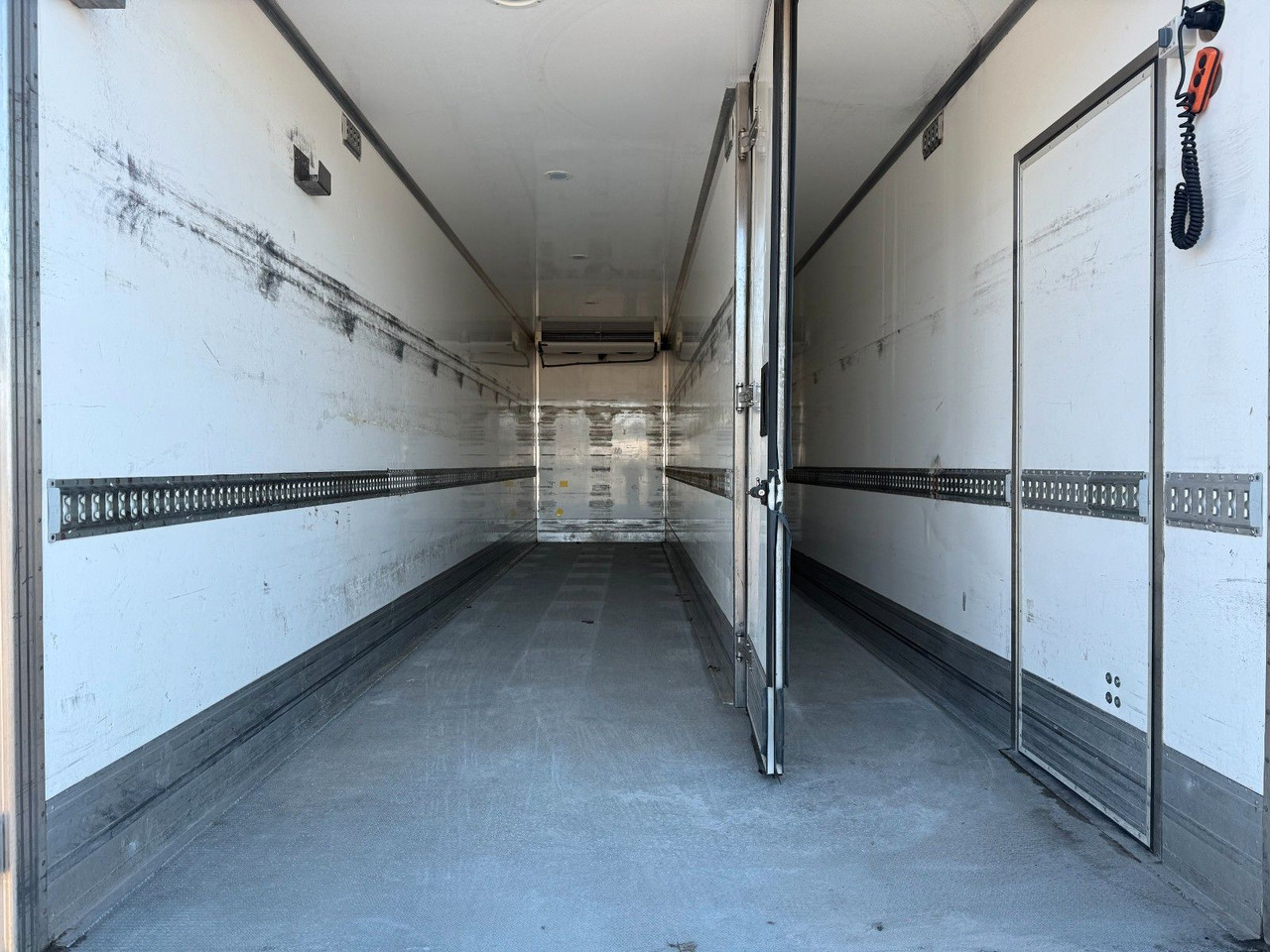 Camión frigorífico nuevo Volvo FM330 6x2*4 Carrier Supra 1250 Mt / 9.3 m Koffer: foto 10