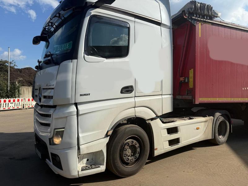 Mercedes Actros 1851 - Cabeza tractora: foto 2 Mercedes Actros 1851 - Cabeza tractora: foto 2