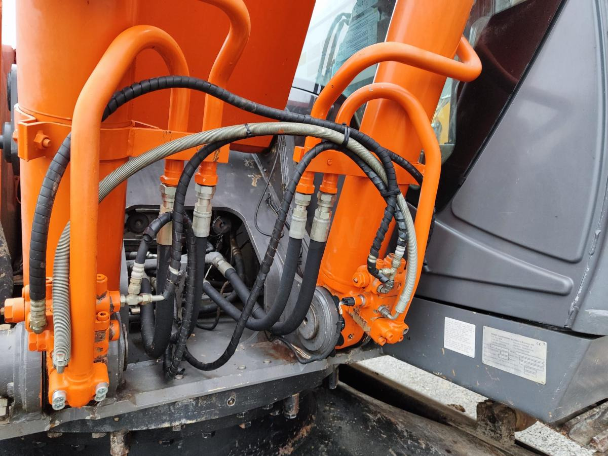 Excavadora de cadenas Hitachi ZX280LC-3H: foto 9 Excavadora de cadenas Hitachi ZX280LC-3H: foto 9