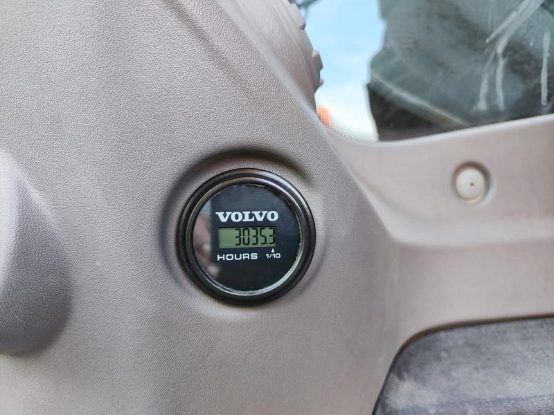 Excavadora de cadenas Volvo ECR145EL: foto 6