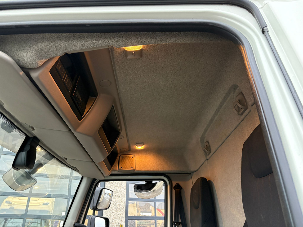 Camión caja cerrada DAF LF 230 FA: foto 7 Camión caja cerrada DAF LF 230 FA: foto 7