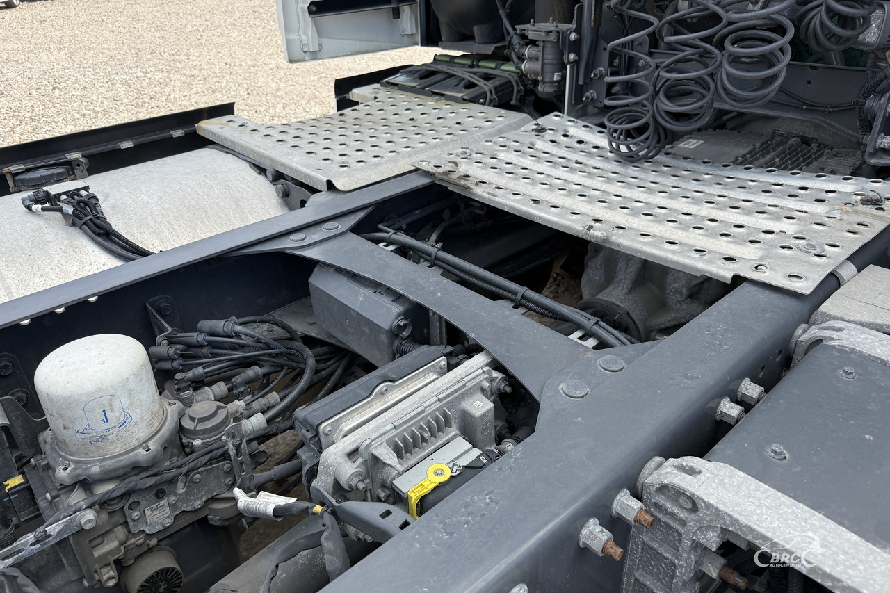 Cabeza tractora Volvo FH: foto 7