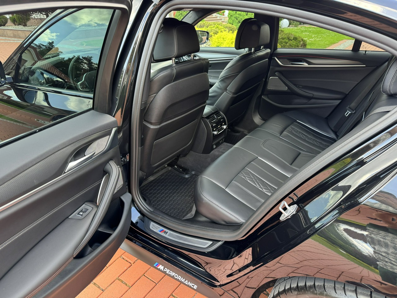 Berlina BMW 540: foto 45