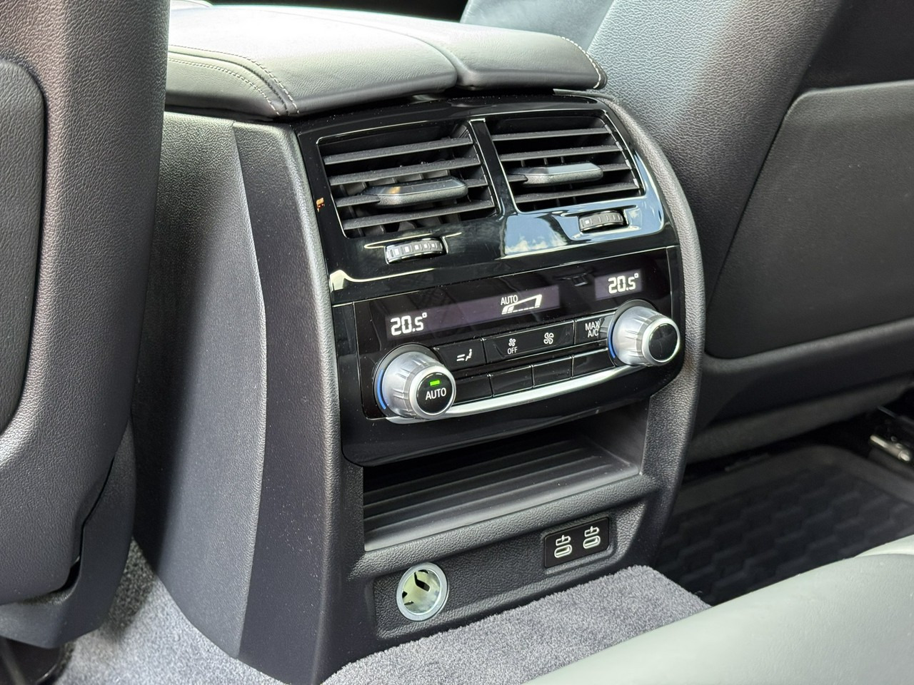 Berlina BMW 540: foto 48