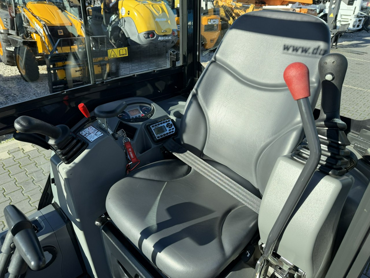 Miniexcavadora Bobcat E19 Komplet Łyżek Mało Używana Przepracowane tylko 90mth: foto 26