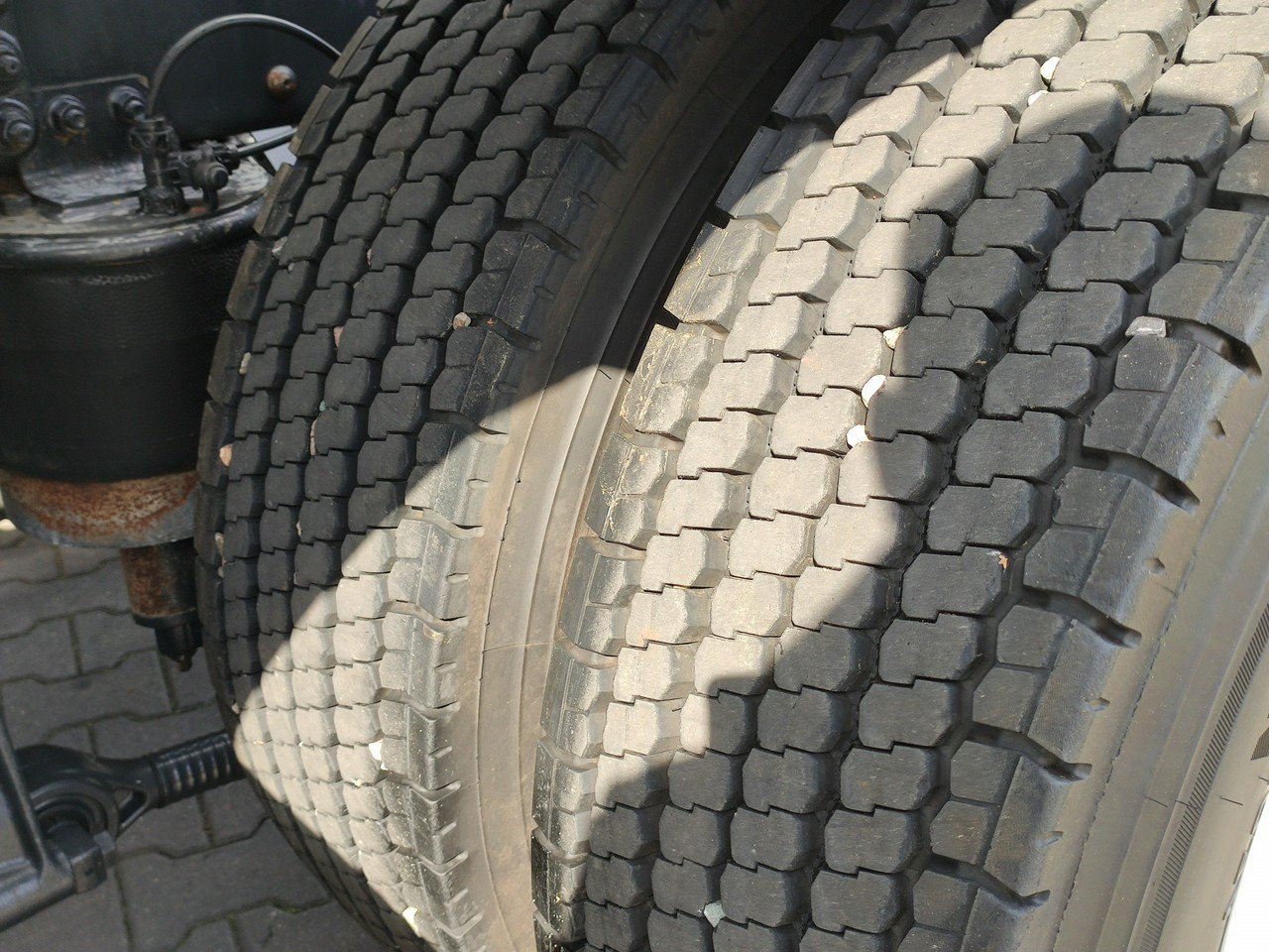 Cabeza tractora Iveco Trakker 26.410 6x4 Manual Mały Przebieg tylko-46000km: foto 13 Cabeza tractora Iveco Trakker 26.410 6x4 Manual Mały Przebieg tylko-46000km: foto 13