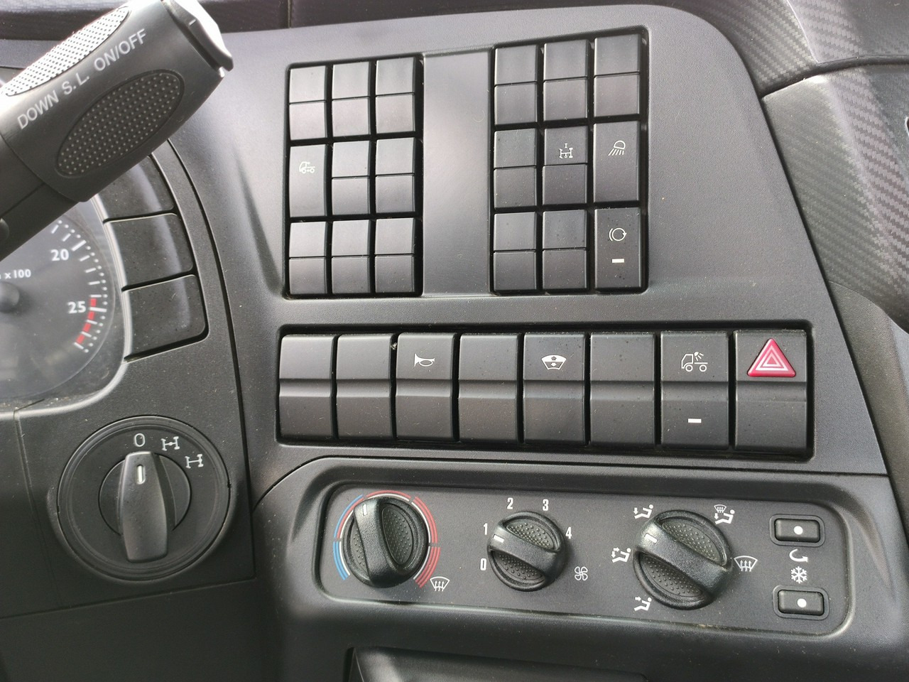 Cabeza tractora Iveco Trakker 26.410 6x4 Manual Mały Przebieg tylko-46000km: foto 25 Cabeza tractora Iveco Trakker 26.410 6x4 Manual Mały Przebieg tylko-46000km: foto 25