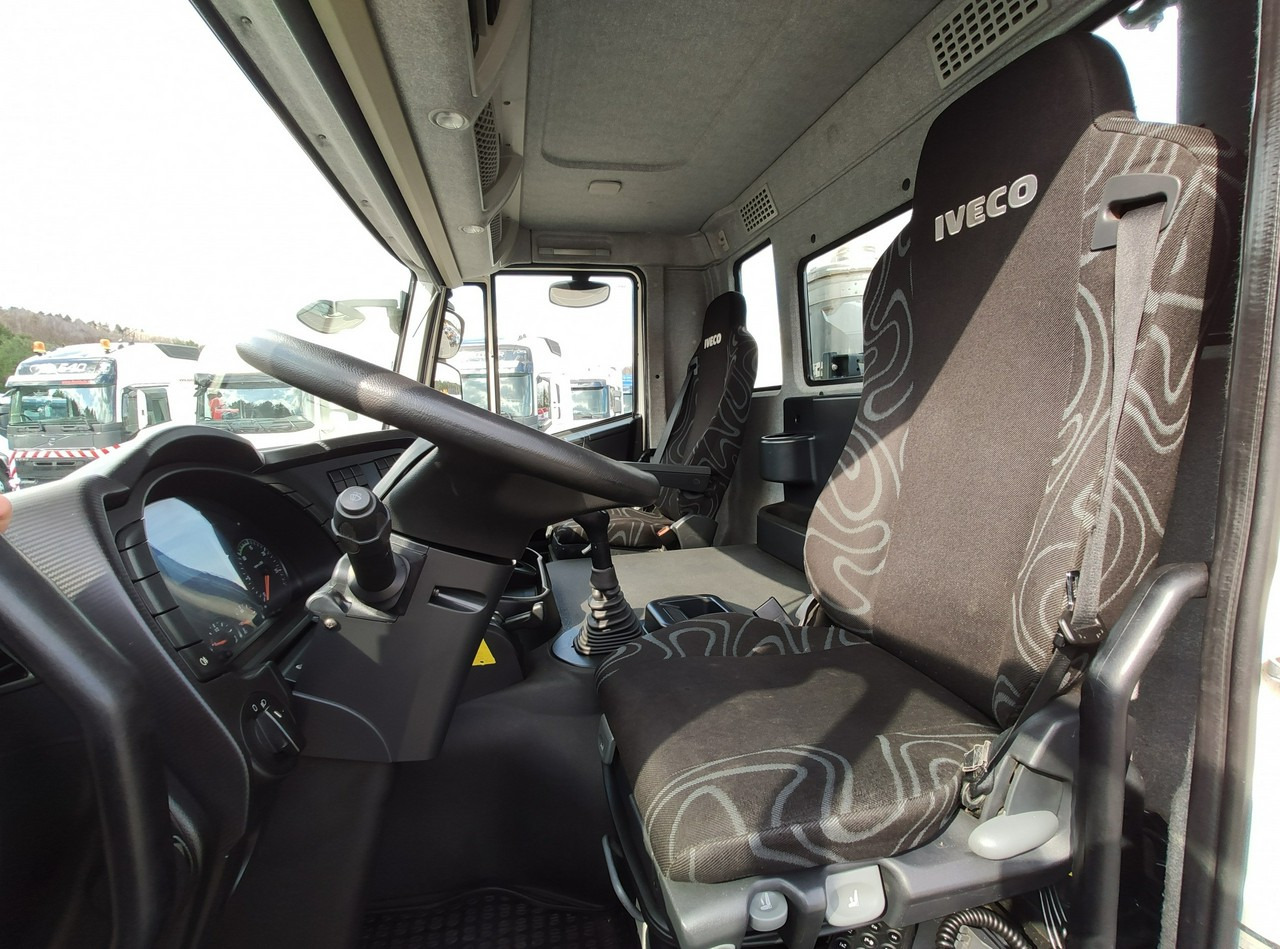 Cabeza tractora Iveco Trakker 26.410 6x4 Manual Mały Przebieg tylko-46000km: foto 22 Cabeza tractora Iveco Trakker 26.410 6x4 Manual Mały Przebieg tylko-46000km: foto 22