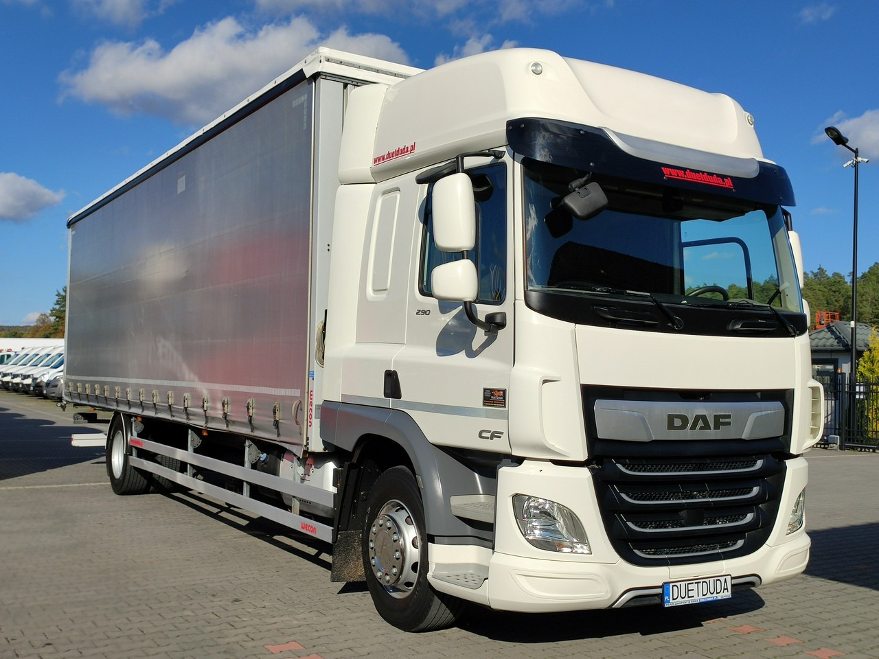 DAF CF 290 E6 Firana Tył Drzwi Dach Podnoszony / Zsuwany Długi 9.30m - Camión lona: foto 3 DAF CF 290 E6 Firana Tył Drzwi Dach Podnoszony / Zsuwany Długi 9.30m - Camión lona: foto 3