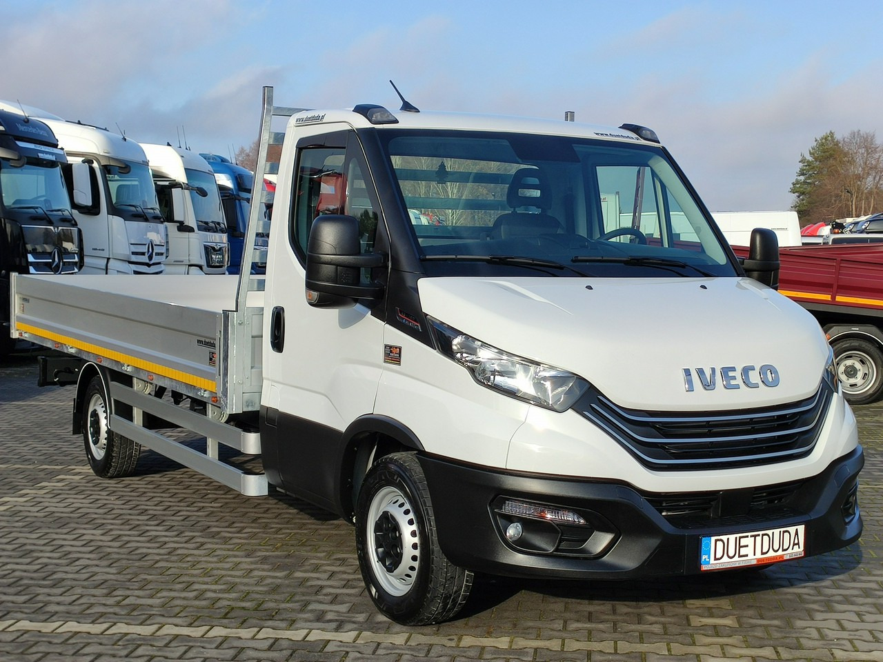 Iveco Daily 35S16 V - Furgoneta caja abierta: foto 4 Iveco Daily 35S16 V - Furgoneta caja abierta: foto 4