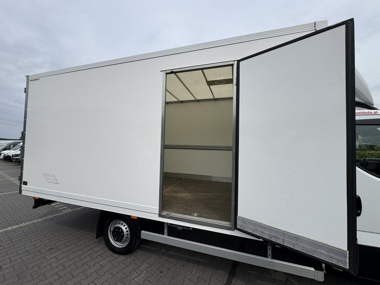 Furgoneta caja cerrada Iveco Daily 35S18 H: foto 7