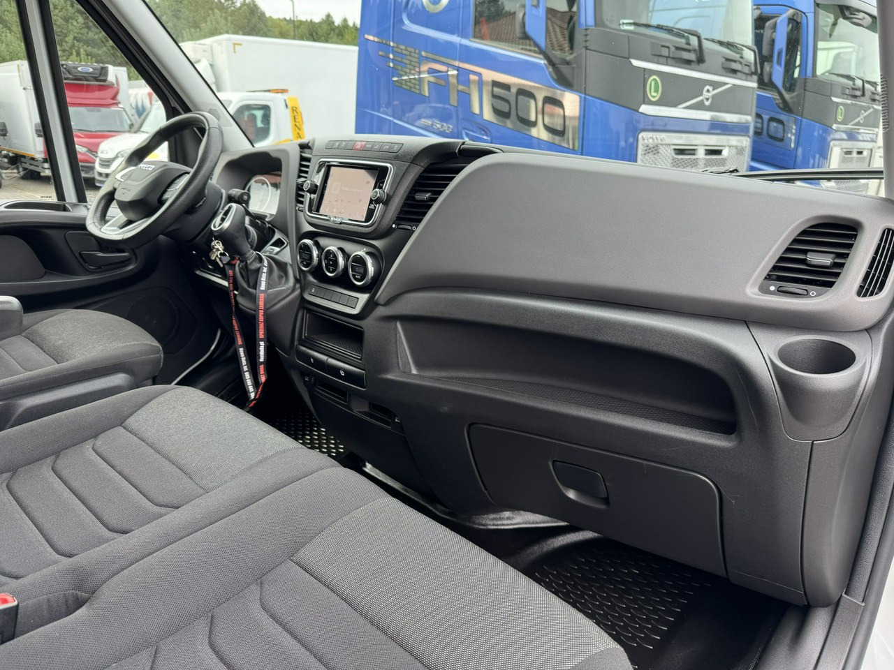 Furgoneta caja cerrada Iveco Daily 35S18 H: foto 35