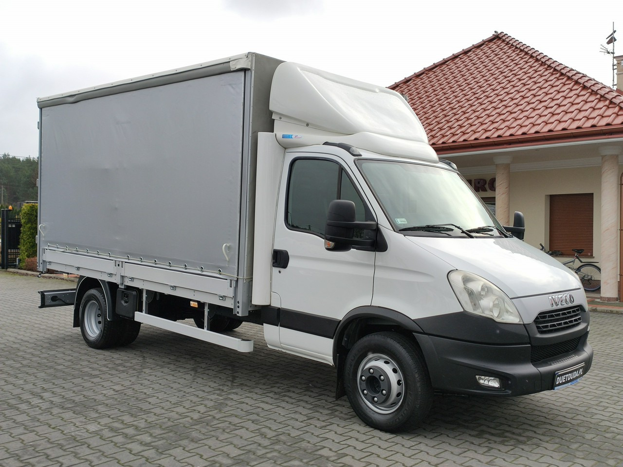 Iveco Daily 70C18 V H - Furgoneta con lona: foto 1 Iveco Daily 70C18 V H - Furgoneta con lona: foto 1