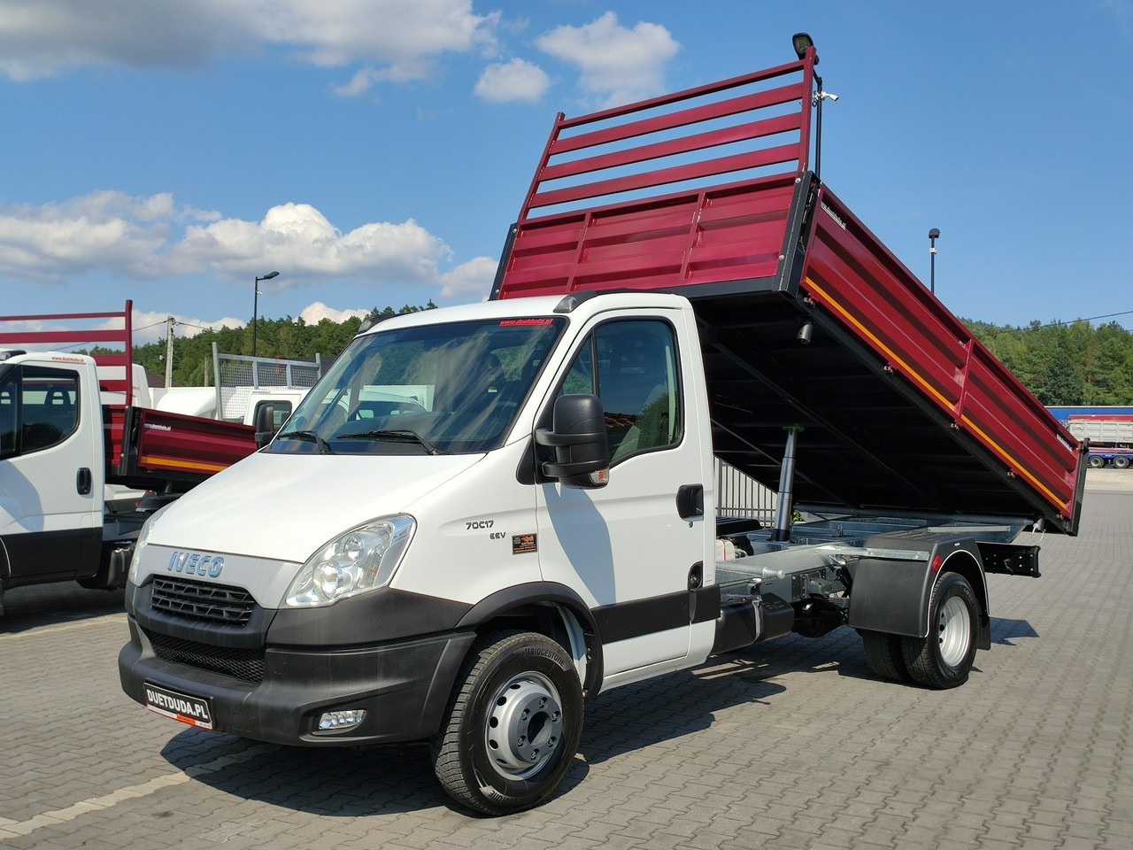 Iveco Daily 70C18 V H - Furgoneta basculante: foto 3 Iveco Daily 70C18 V H - Furgoneta basculante: foto 3