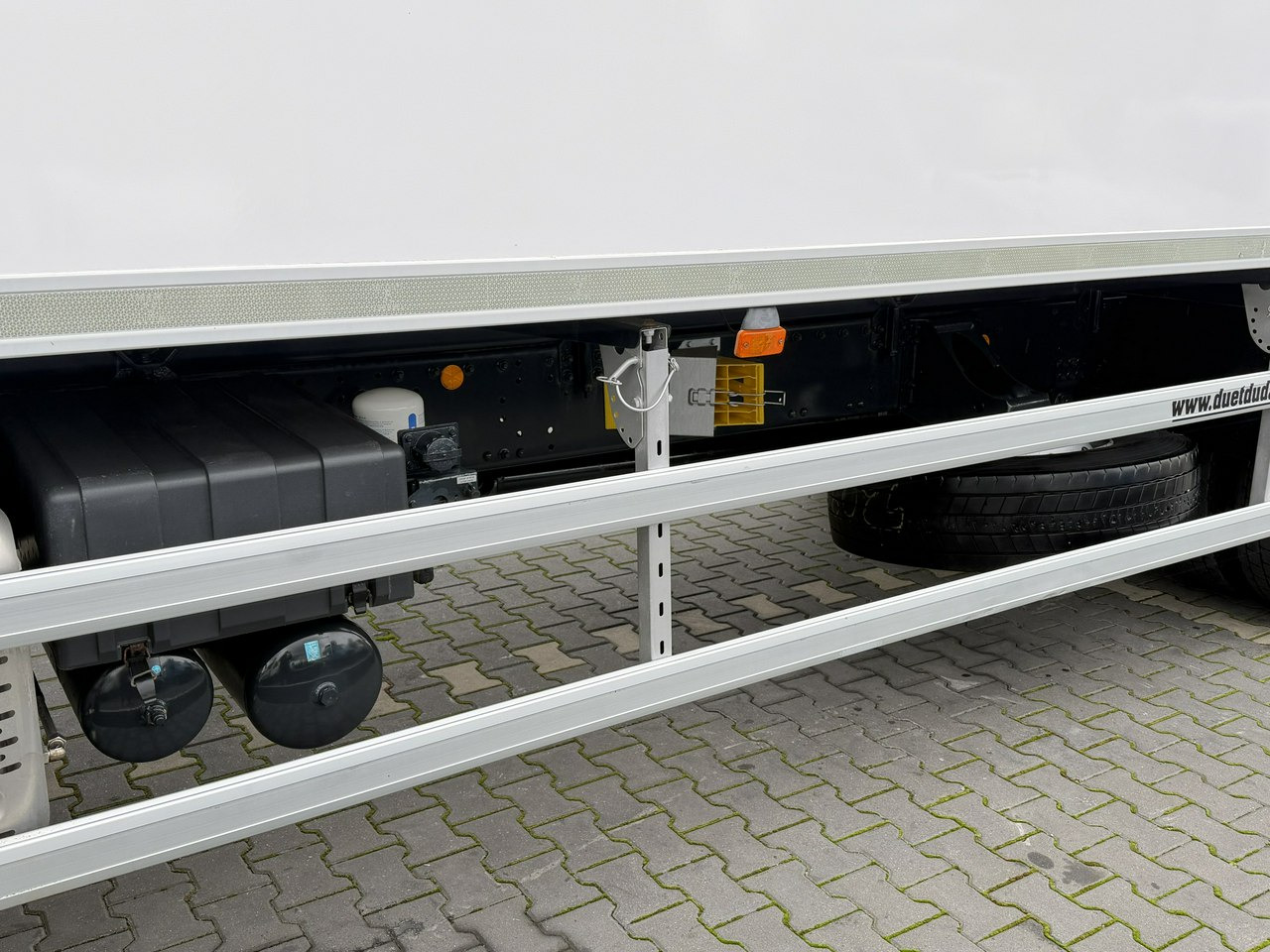 Iveco STRALIS 260S40 E6 Chłodnia Mroźnia Agregat THERMO KING T-1000R - Camión frigorífico: foto 5 Iveco STRALIS 260S40 E6 Chłodnia Mroźnia Agregat THERMO KING T-1000R - Camión frigorífico: foto 5