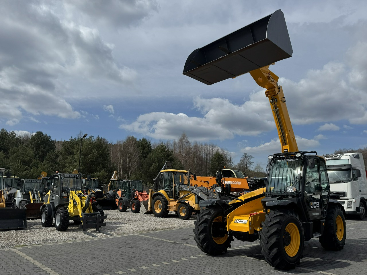 JCB 531-70 Stage V Klimatyzacja Sterowanie Joystick na GWARANCJI !!! - Manipulador telescópico: foto 2 JCB 531-70 Stage V Klimatyzacja Sterowanie Joystick na GWARANCJI !!! - Manipulador telescópico: foto 2