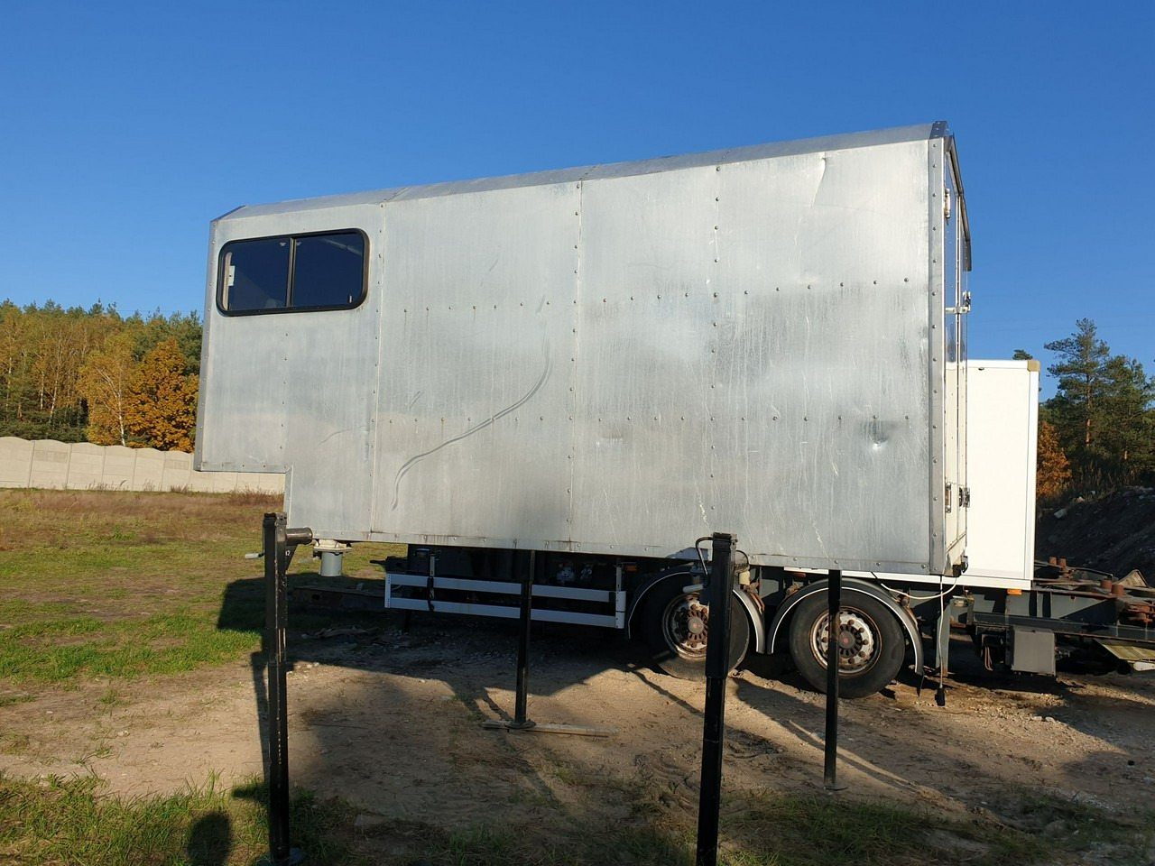 Mercedes ATEGO 1221 - Caja cerrada: foto 2 Mercedes ATEGO 1221 - Caja cerrada: foto 2