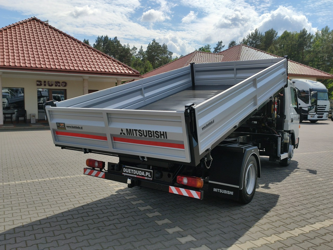 Arrendamiento de Mitsubishi Canter Fuso 9C18 3.0/180KM Automat, HDS FASSI F30 Wywrotka 3-str Mitsubishi Canter Fuso 9C18 3.0/180KM Automat, HDS FASSI F30 Wywrotka 3-str: foto 11