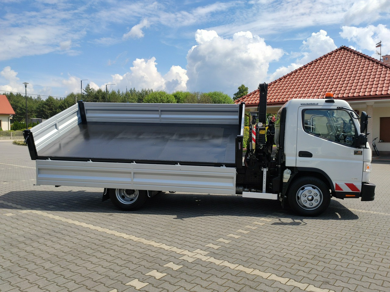 Arrendamiento de Mitsubishi Canter Fuso 9C18 3.0/180KM Automat, HDS FASSI F30 Wywrotka 3-str Mitsubishi Canter Fuso 9C18 3.0/180KM Automat, HDS FASSI F30 Wywrotka 3-str: foto 9
