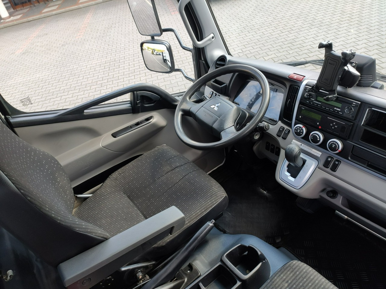 Arrendamiento de Mitsubishi Canter Fuso 9C18 3.0/180KM Automat, HDS FASSI F30 Wywrotka 3-str Mitsubishi Canter Fuso 9C18 3.0/180KM Automat, HDS FASSI F30 Wywrotka 3-str: foto 23