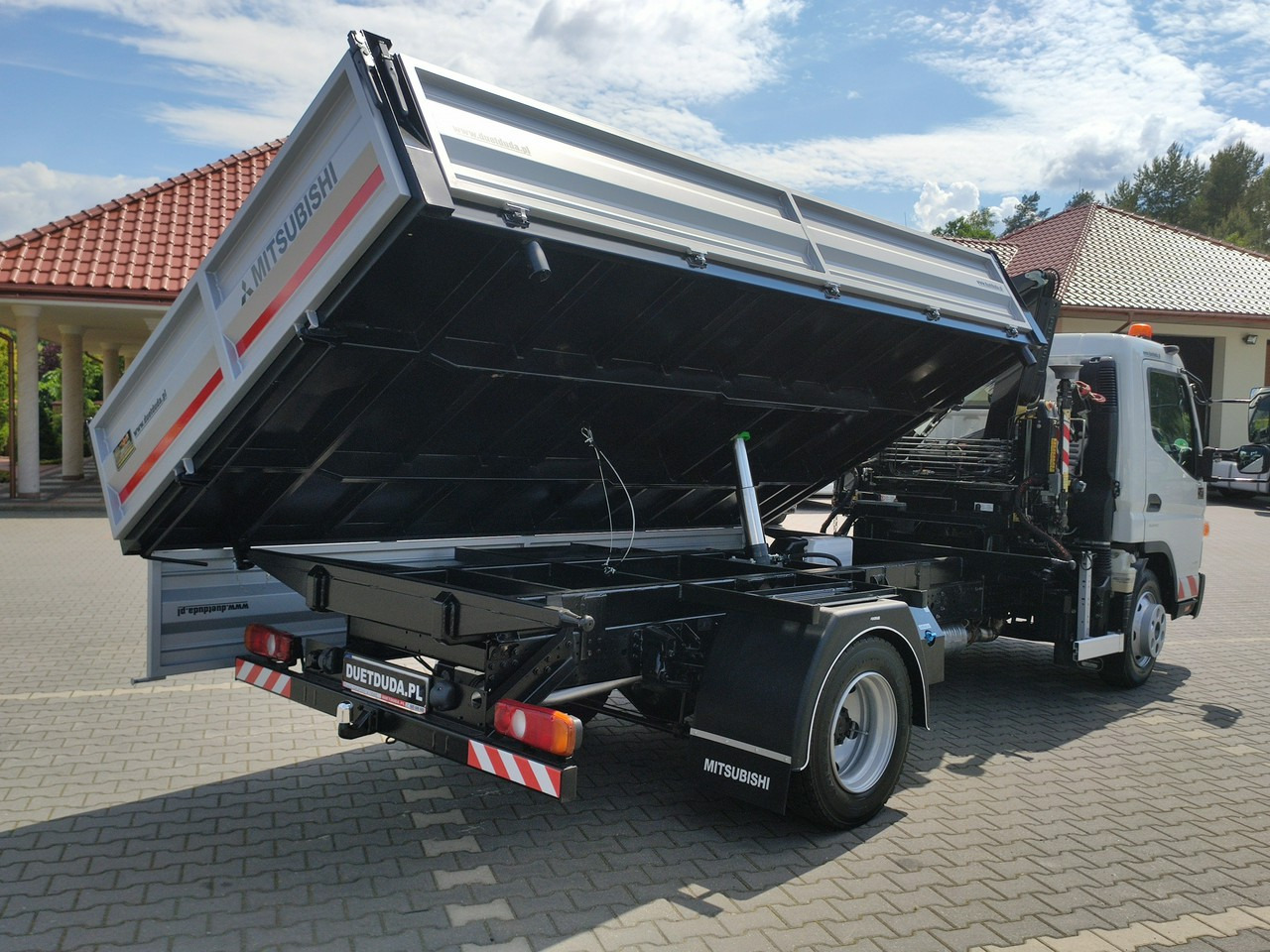 Arrendamiento de Mitsubishi Canter Fuso 9C18 3.0/180KM Automat, HDS FASSI F30 Wywrotka 3-str Mitsubishi Canter Fuso 9C18 3.0/180KM Automat, HDS FASSI F30 Wywrotka 3-str: foto 15