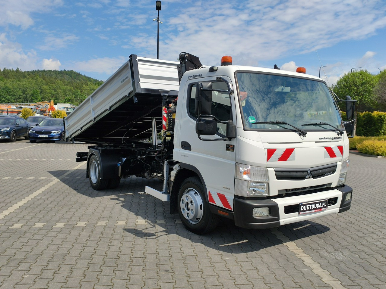 Arrendamiento de Mitsubishi Canter Fuso 9C18 3.0/180KM Automat, HDS FASSI F30 Wywrotka 3-str Mitsubishi Canter Fuso 9C18 3.0/180KM Automat, HDS FASSI F30 Wywrotka 3-str: foto 6