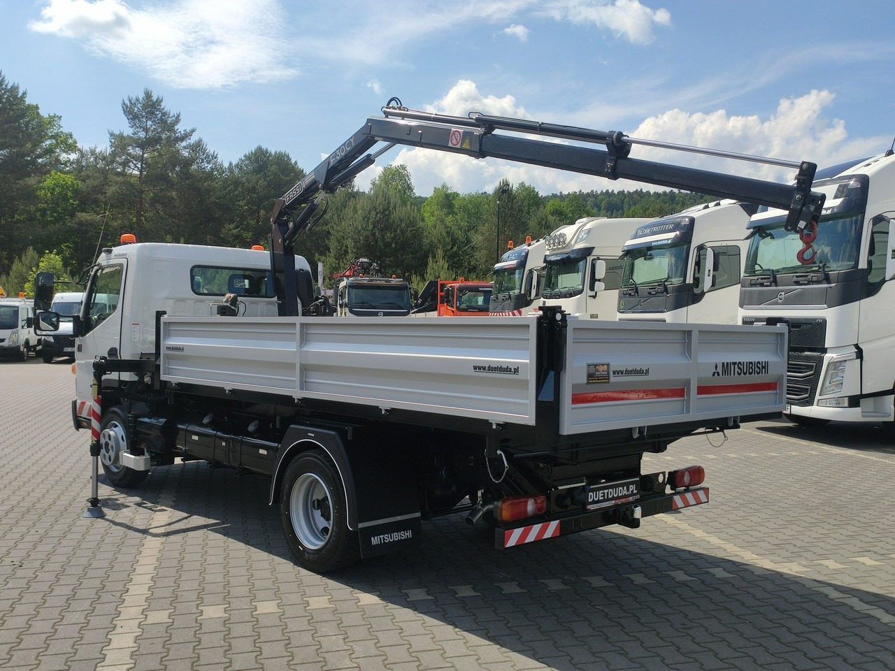 Arrendamiento de Mitsubishi Canter Fuso 9C18 3.0/180KM Automat, HDS FASSI F30 Wywrotka 3-str Mitsubishi Canter Fuso 9C18 3.0/180KM Automat, HDS FASSI F30 Wywrotka 3-str: foto 14