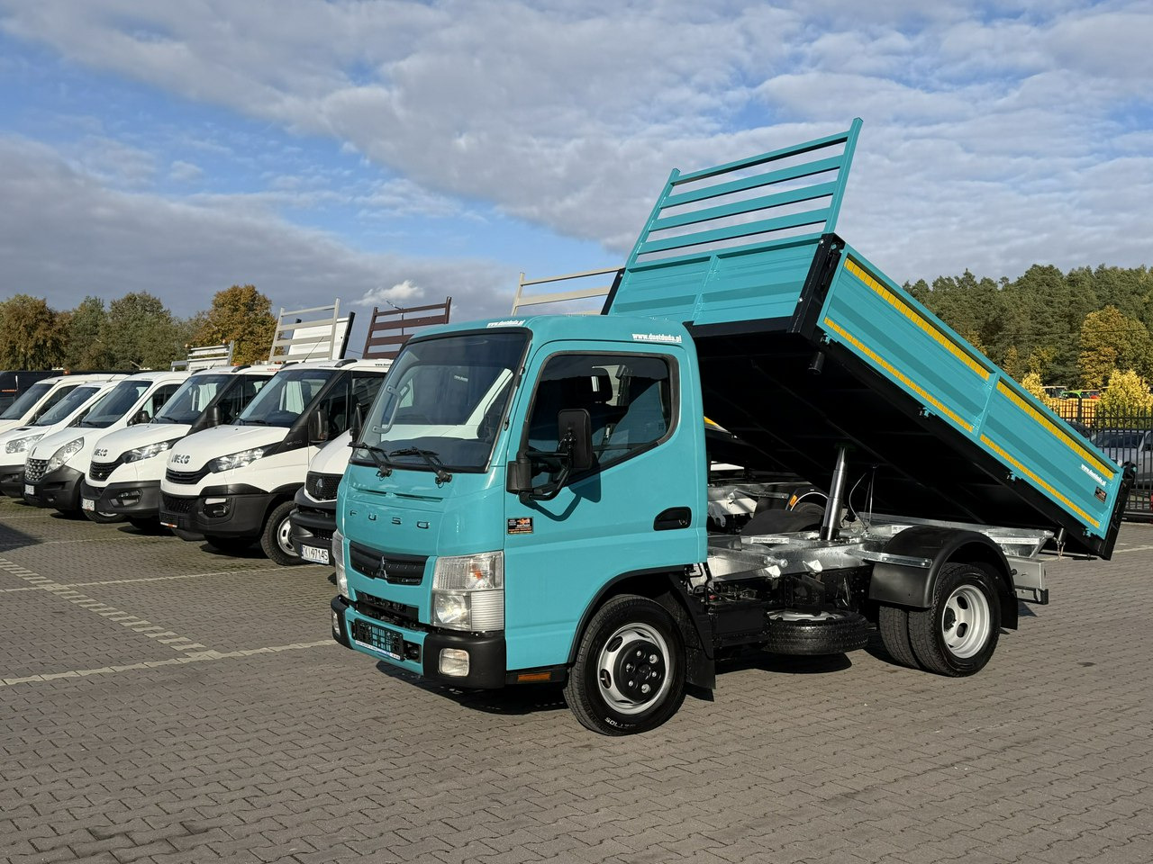 Mitsubishi Canter - Furgoneta basculante: foto 1 Mitsubishi Canter - Furgoneta basculante: foto 1