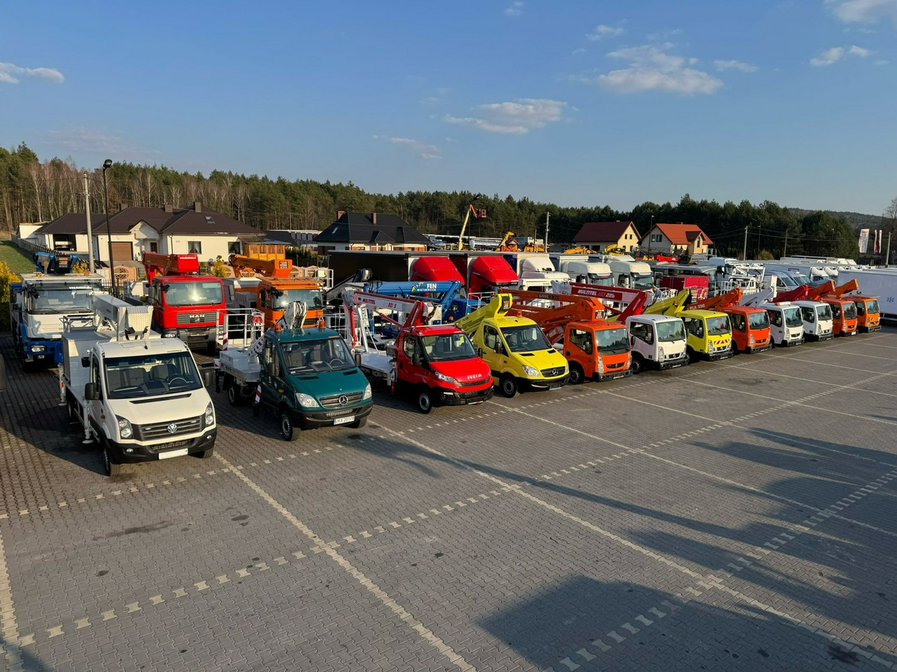 Nissan Cabstar - Camión con plataforma elevadora: foto 4 Nissan Cabstar - Camión con plataforma elevadora: foto 4