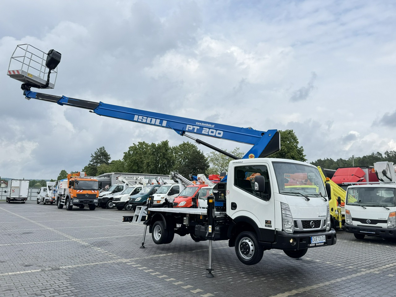 Nissan Cabstar - Camión con plataforma elevadora: foto 5 Nissan Cabstar - Camión con plataforma elevadora: foto 5